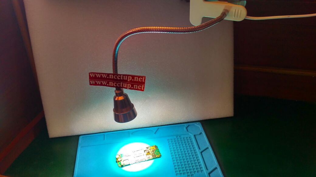 led services oppsite lamp